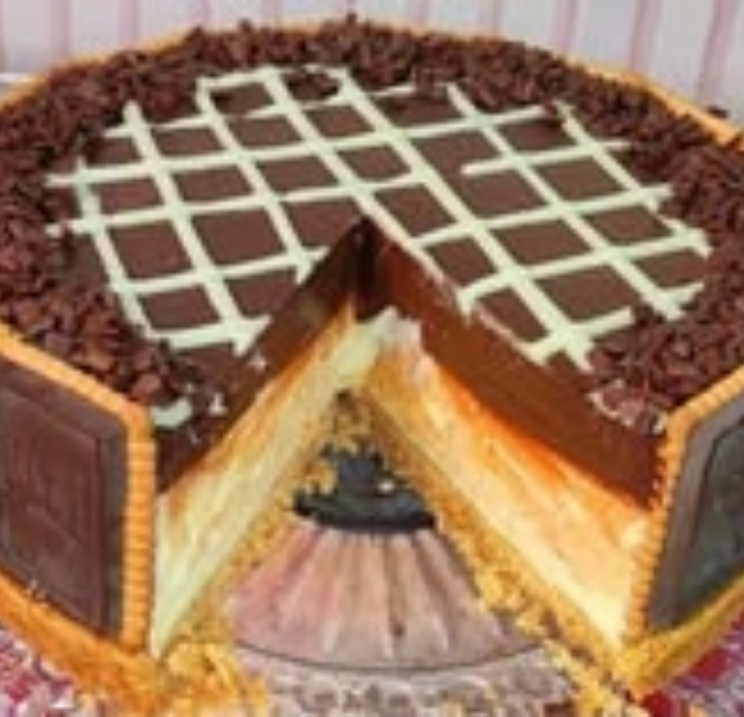 Misture biscoito, creme e chocolate e prepare a sobremesa gelada que desaparece da mesa em minutos